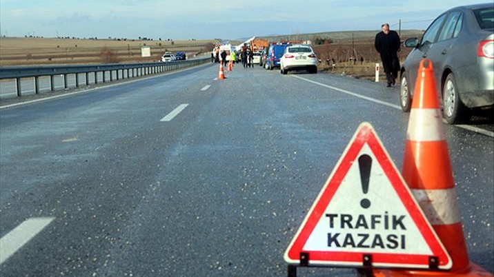 Burdur'da şarampole devrilen otomobildeki 1 kişi öldü, 1 kişi yaralandı