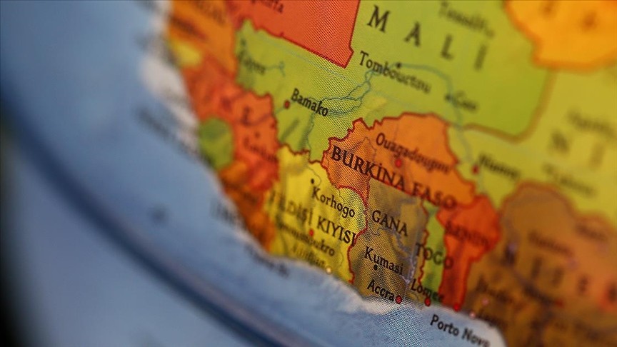 Burkina Faso yönetimi, 2 Fransız gazeteciyi sınır dışı etti