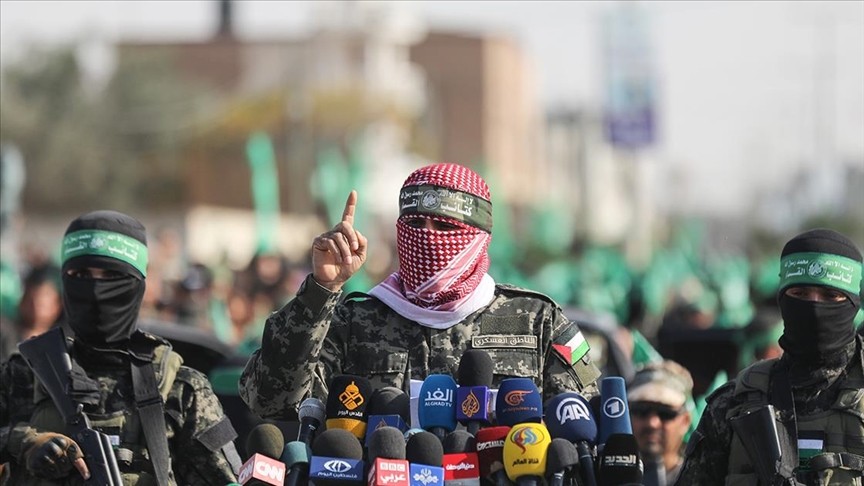 Hamas: İsrail'in mahkumları canlı kalkan olarak kullanması savaş suçudur