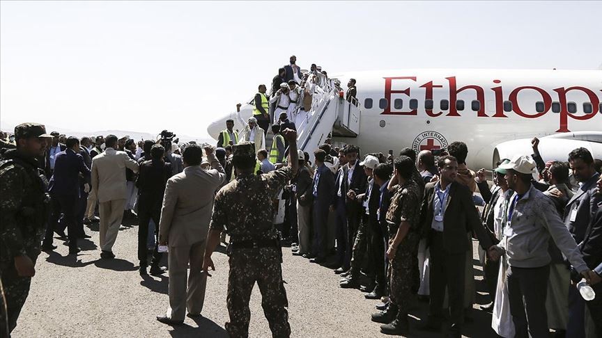 Yemen hükümeti ile Husiler, esir takası müzakereleri için Umman'da bir araya geldi