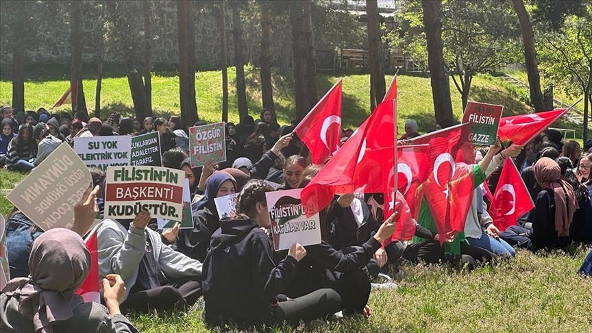 Erzurum'da lise öğrencileri Gazze için eylem yaptı