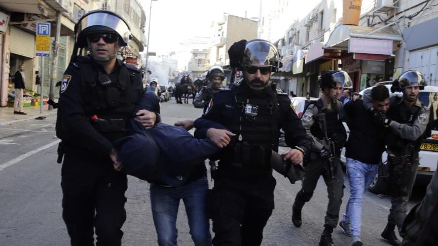 İsrail askerleri, Şeria'daki baskınlarda en az 20 Filistinliyi gözaltına aldı