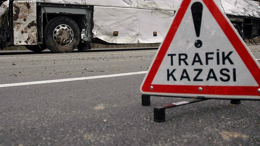 Bursa'da bariyere çarpan otomobilin sürücüsü öldü
