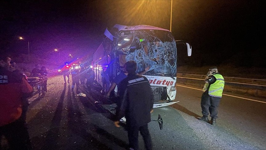 İki yolcu otobüsü çarpıştı: Çok sayıda yaralı var