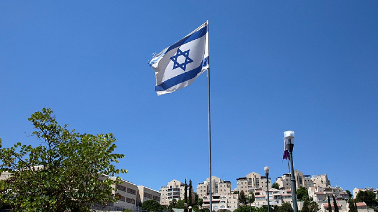İsrailli esirlerin aileleri, Tel Aviv'de yolları kapattı