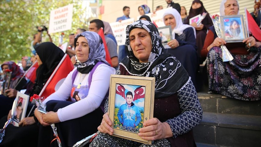Diyarbakır anneleri ramazanda da evlat nöbetini sürdürüyor
