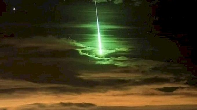 İstanbul'a Meteor mu düştü? 'Yeşil Işık Saçan Meteor' iddiaları gerçek mi?