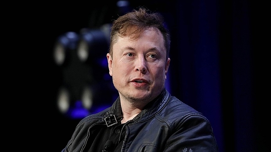 ​Elon Musk Twitter'ı satın aldı