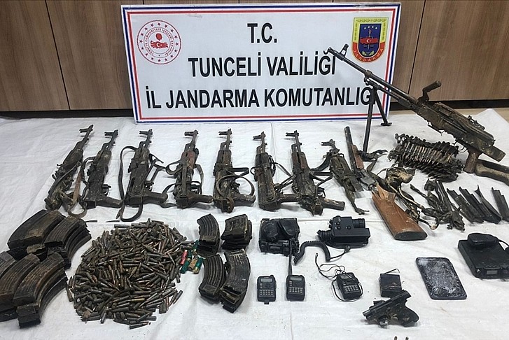 ​Tunceli'de 6 sığınak imha edildi
