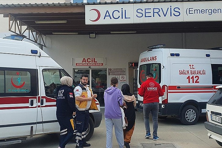 Osmaniye'de gıda zehirlenmesi: 21 öğrenci hastaneye kaldırıldı