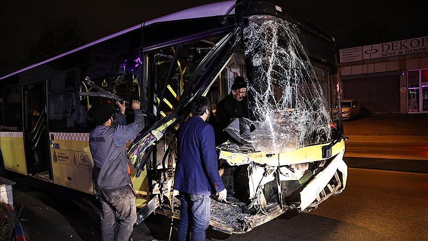 Ümraniye'deki otobüs kazasında 5 kişi yaralandı