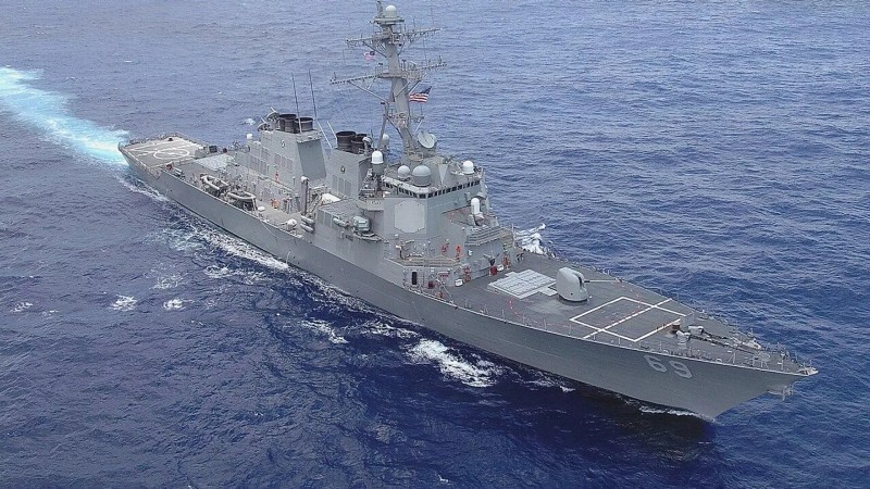 Çin: ABD savaş gemisi izinsiz karasularımıza girdi