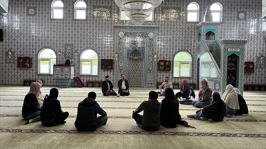 Hollanda'da 'Açık Cami Günü' etkinliği düzenlendi