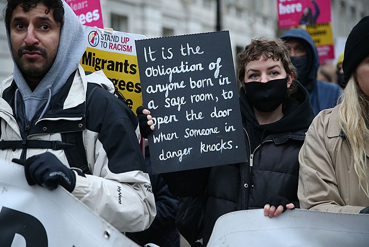 Londra'da 'öldüren' ırkçılığa karşı protesto gösterisi