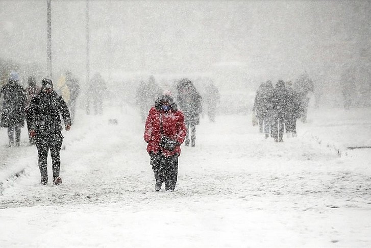 İstanbul karla mücadelede zayıf kaldı
