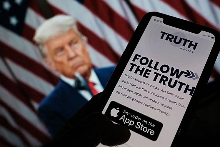 Trump kendi sosyal medya ağını kurdu: TRUTH Social
