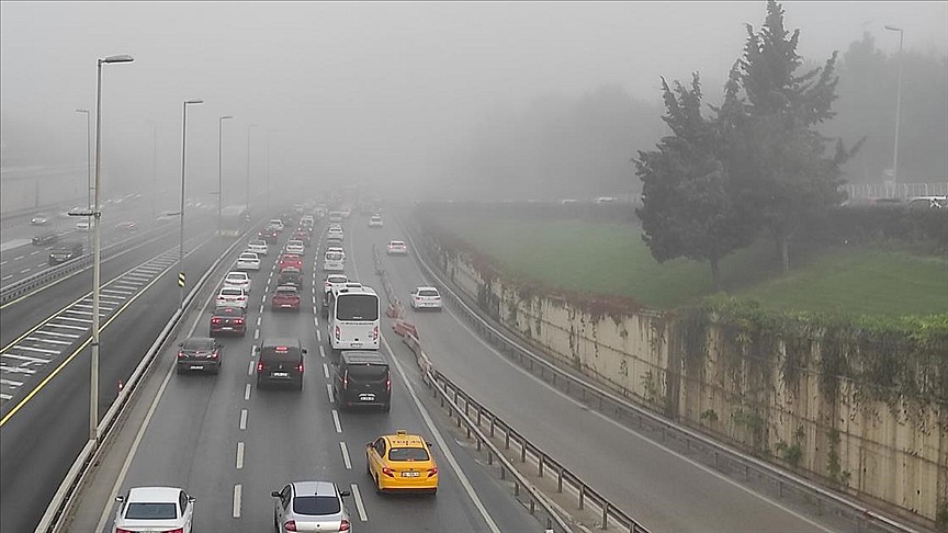 İstanbul'da bazı noktalarda yoğun sis etkili oluyor