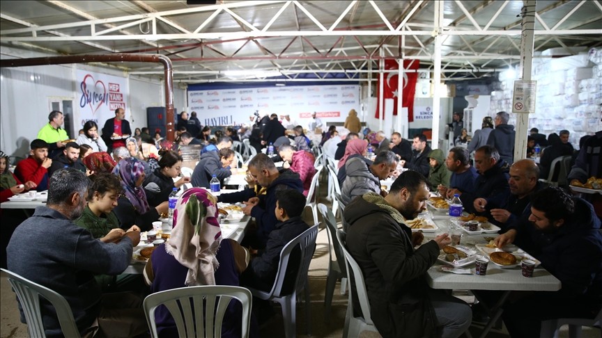 Çadır kentte depremzedeler ramazanı buruk karşıladı
