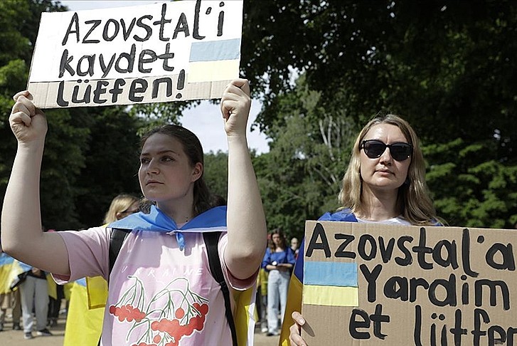 Ukraynalılar sivillerin tahliyesi için yardım istedi
