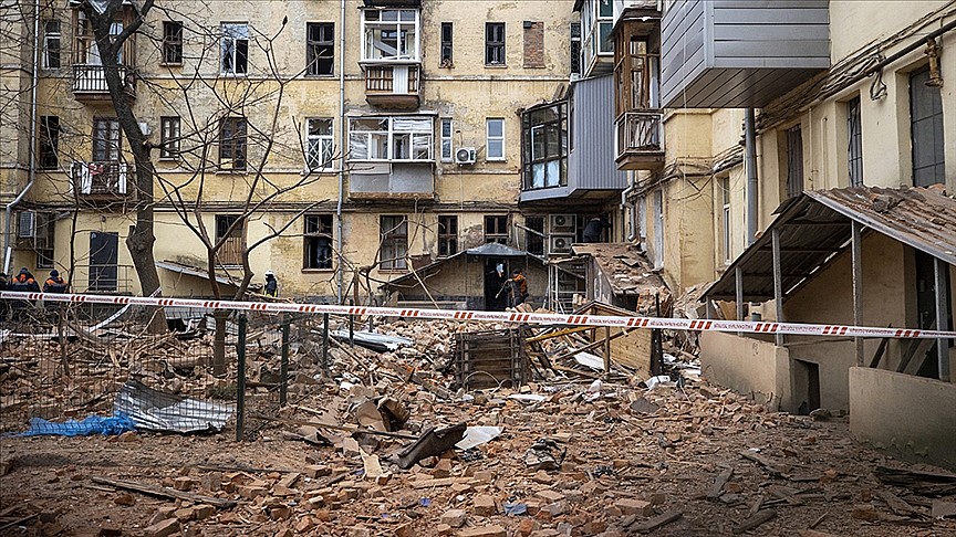 Ukrayna'da füze apartmana isabet etti: 3 ölü, 8 yaralı