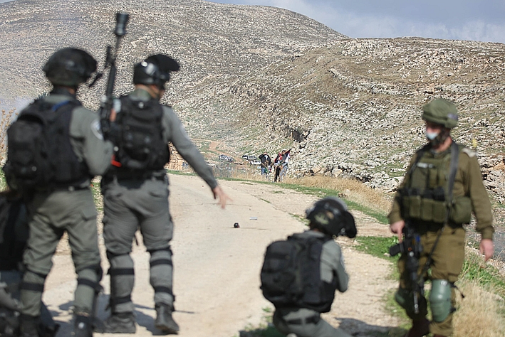 İşgalciler Filistinli kampını bastı! Yaralılar var
