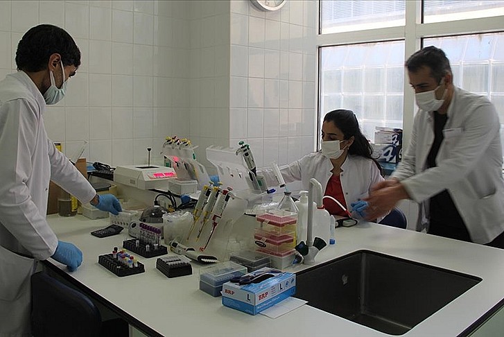 Malatya'daki laboratuvar kemik iliği naklinde 100 kanser hastasına umut oldu
