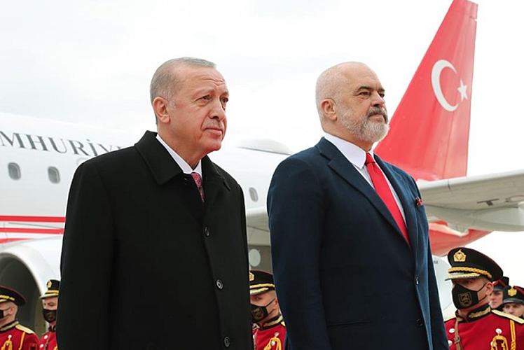Erdoğan Arnavutluk'ta açılışa katıldı