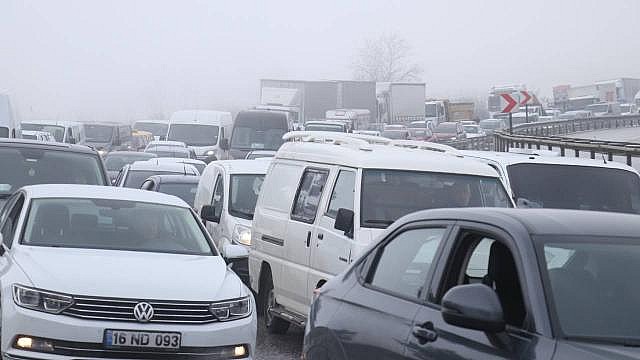 Bursa-İstanbul kara yolunda kar trafiği