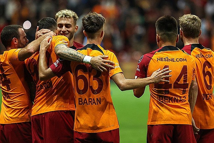 Galatasaray, İstanbulspor'u 2 golle geçti