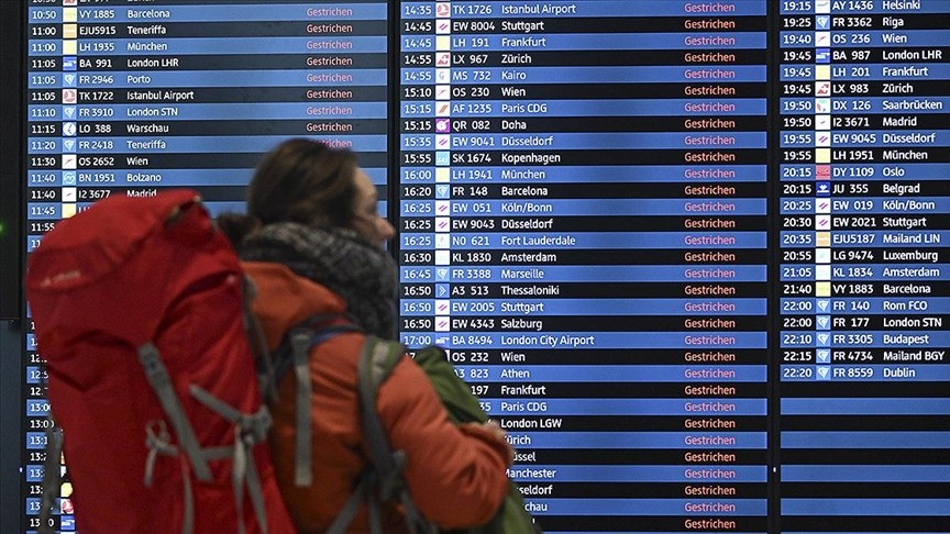Polonya'nın Almanya ve İsrail ile karşılıklı uçuşları iptal edildi