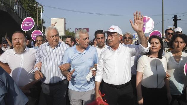 ​'Suikast' iddiasında bulunan Kılıçdaroğlu FETÖ'ye de göz kırpıyor