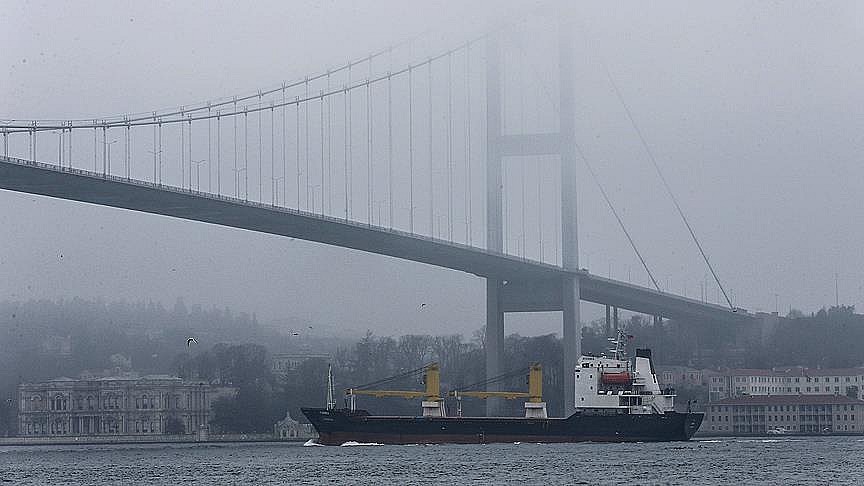 İstanbul Boğazı'nda gemi trafiği açıldı