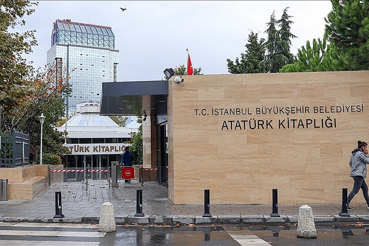 İBB'nin Atatürk Kitaplığı'nı kullanıma kapatması tepki çekti