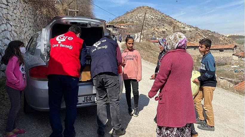 ​Ankara'da 40 Aileye Hijyen Paketi ve Gıda Yardımları