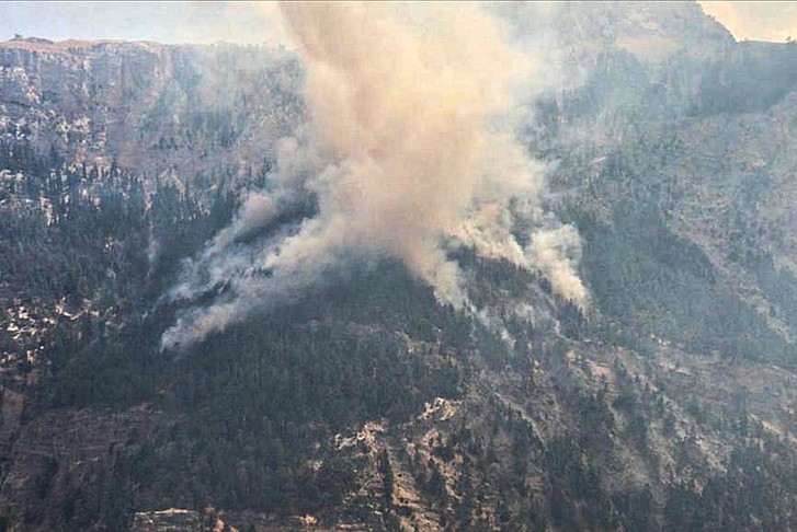 Mersin'de orman yangınına müdahale ediliyor
