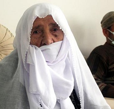 103 yaşındaki Nazire Nine koronavirüsü yendi