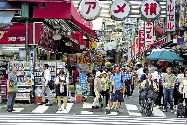 Japonya'da aşırı sıcaklar binlerce kişiyi hastanelik etti