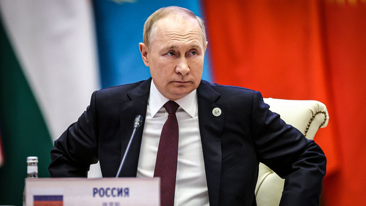 putin-evoycover_743e3de4a9f4e105980bdb85ce528e91.jpg