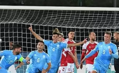 san-marino-gol-sevinci_ff0c66162cd0e28c53549c1f4359368f.PNG