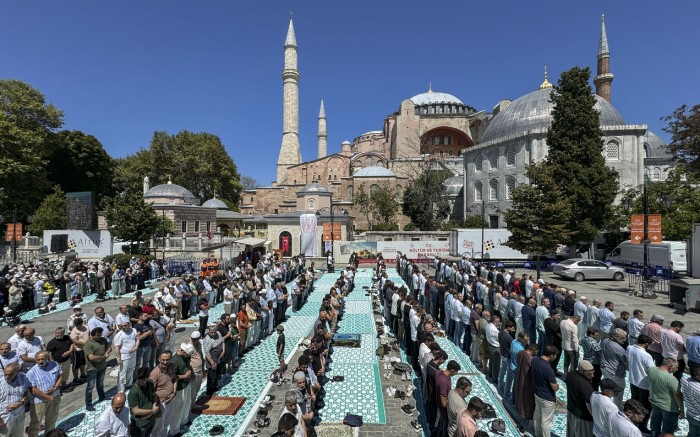 sultanahmet-heniyye_dddf8df76149a36de65a6d89ec1ee8e7.jpg