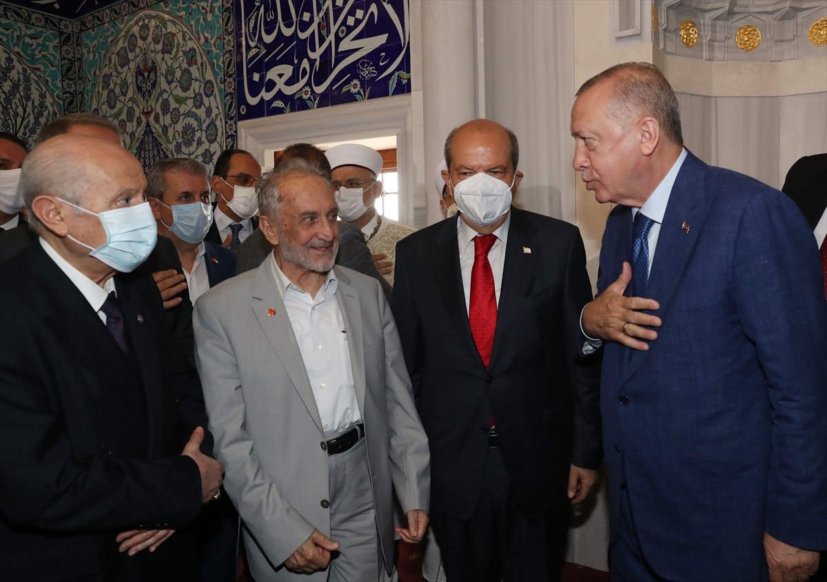 erdogan-kurban-bayrami-namazi_2159_fb21cc19c500c81f4b1e261d7d561477.jpg